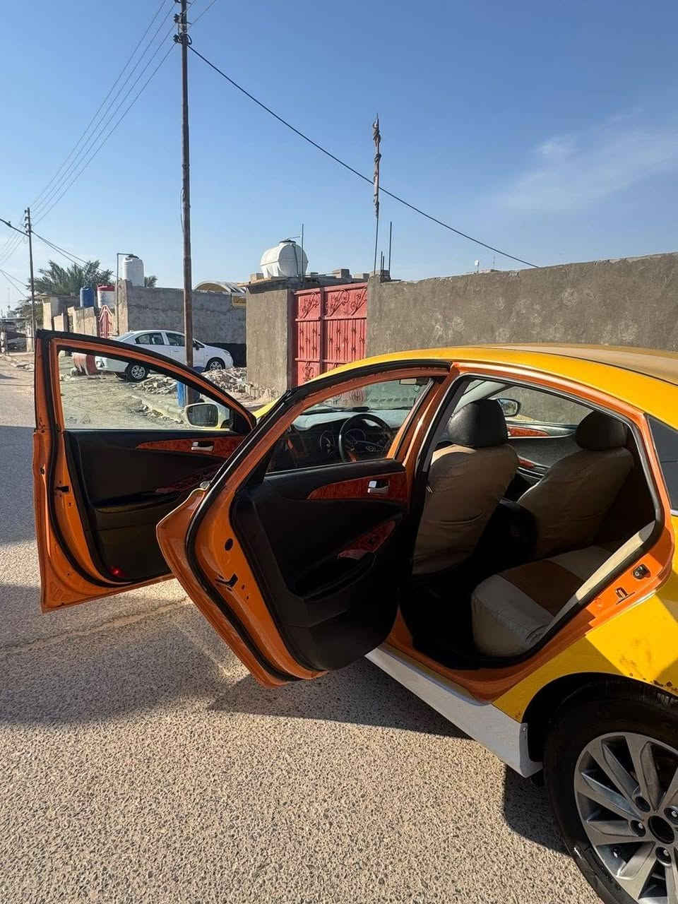 سوناتا ٢٠١١وارد كوري للبيع السعر ٧٥$ وبيهة مجال مكان البصرة رقم صاحب السيارة ***********
