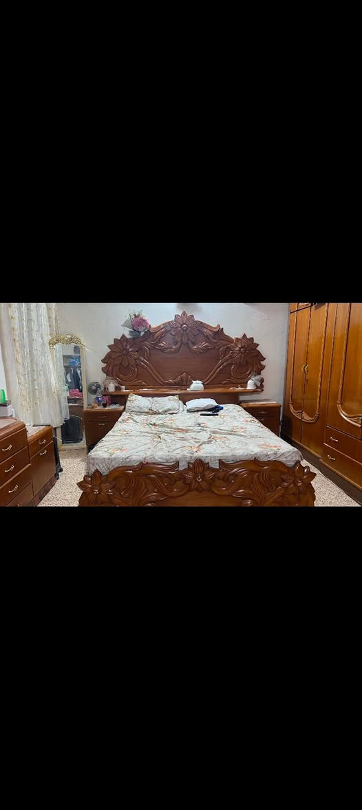 السلام عليكم
غرفه نوم عراقيه ثقيله للبيع 
للاستفسار الاتصال عل هذا الرقم ***********

نص مكتوب في الصور:
- رسالة
