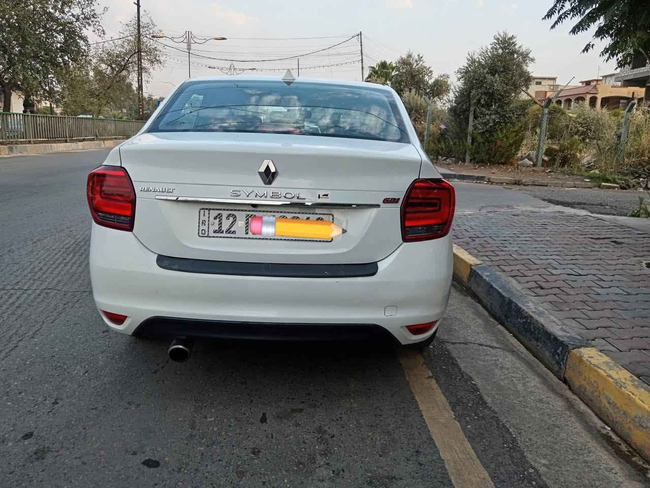 السلام عليكم رينو سمبل موديل 19رقم نينوى للبيع او ترهم مراوس حسب القناعه كير أوتوماتيك جامات كهرب  تبريد شغال. ثلج 🥶 مكينه كير وضع شركه خير من الله مكان السياره موصل  . شرط التحويل السياره بيها صبغ  جاملغ واحد الامامي بدون دواخل شرط     غير متواجد على  الفيس اتصل على الرقم أو  واتساب *********** //***********
