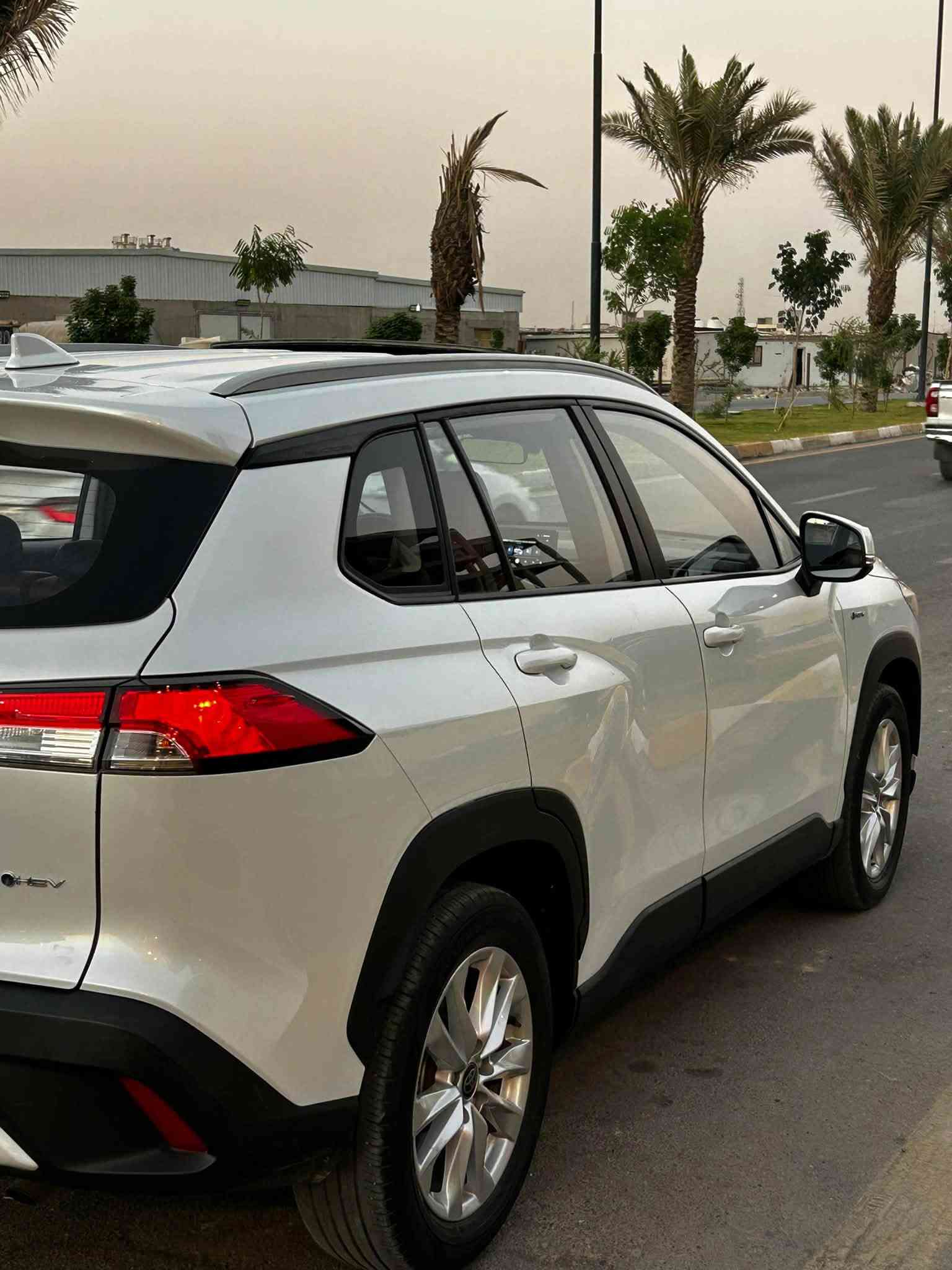 تويوتا كورلا HEV كروس تجميع الصين مكفولة من الصبغ والتبديل موديل 2024 فول بصمة سلايت محرك 2000 كامرة وشاشة  اصلية رادار توقف ذاتي 5 ويل كب كشنات جلد كهرباء 
بلوجكترات 
حمالات سقف 
وحساسات امامي خلفي 
هيه فول موصفات بعد بيه هواي موصفات 
عداد المسافة 46 الف كيلو 
المركبة بحالة جيدة
السبير غير مستخدم 
السعر 27.400 مليون  رقم تلفون ***********
