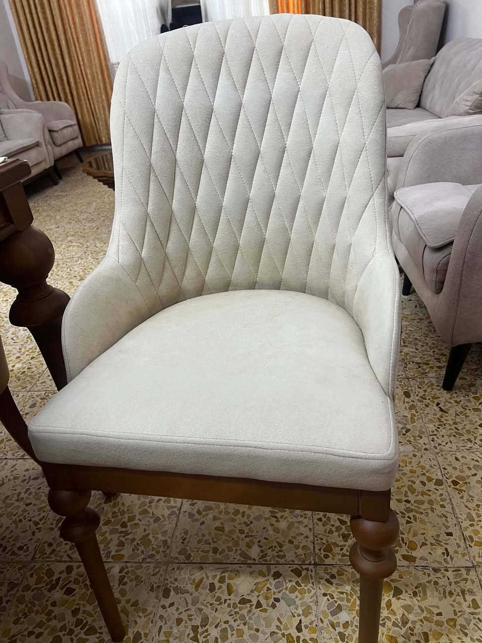 طقم سفرة • طاولة وكراسي • معلومات ناقصة