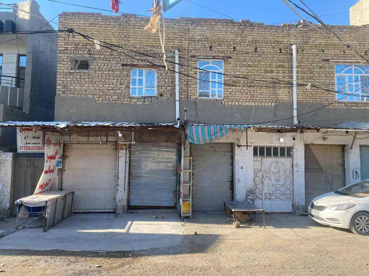 السلام عليكم 🌹
🏢 بناية تجارية للبيع داخل سوق بعقوبة
 الموقع: داخل سوق بعقوبة
📐 المساحة: 300 متر
🏪 تحتوي على 5 محلات تجارية + 3 شقق
 الوارد الشهري: 2 مليون دينار
✨ فرصة استثمارية مميزة بدخل شهري ثابت.
📞 للاستفسار والتواصل: ***********
