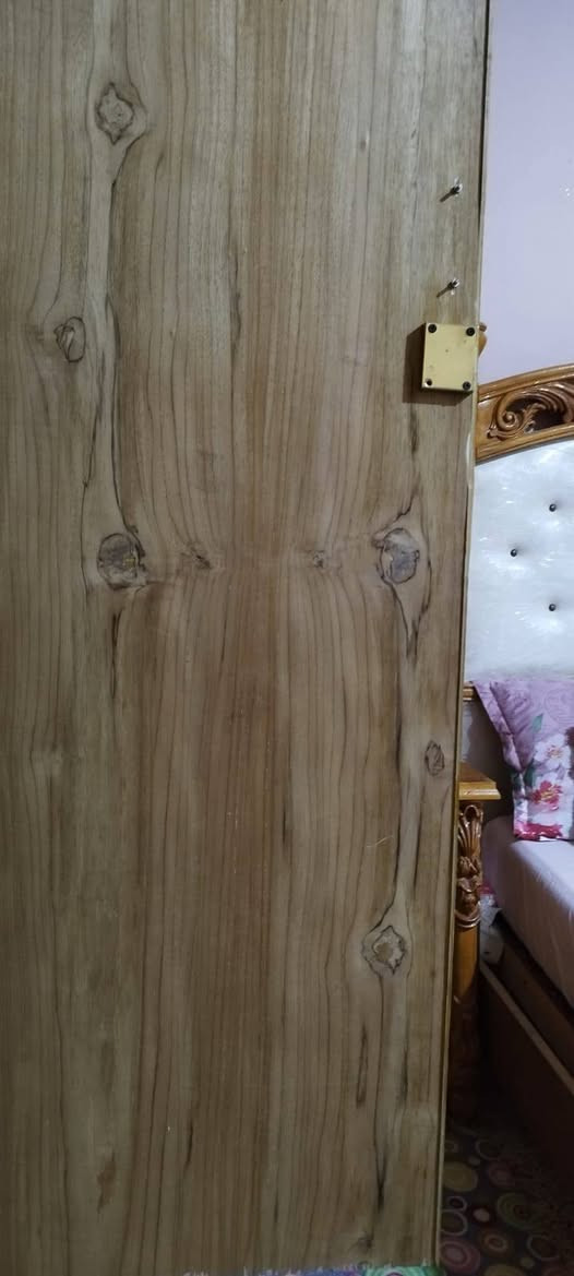 غرفه للبيع • نضيف كلش • بها مجال