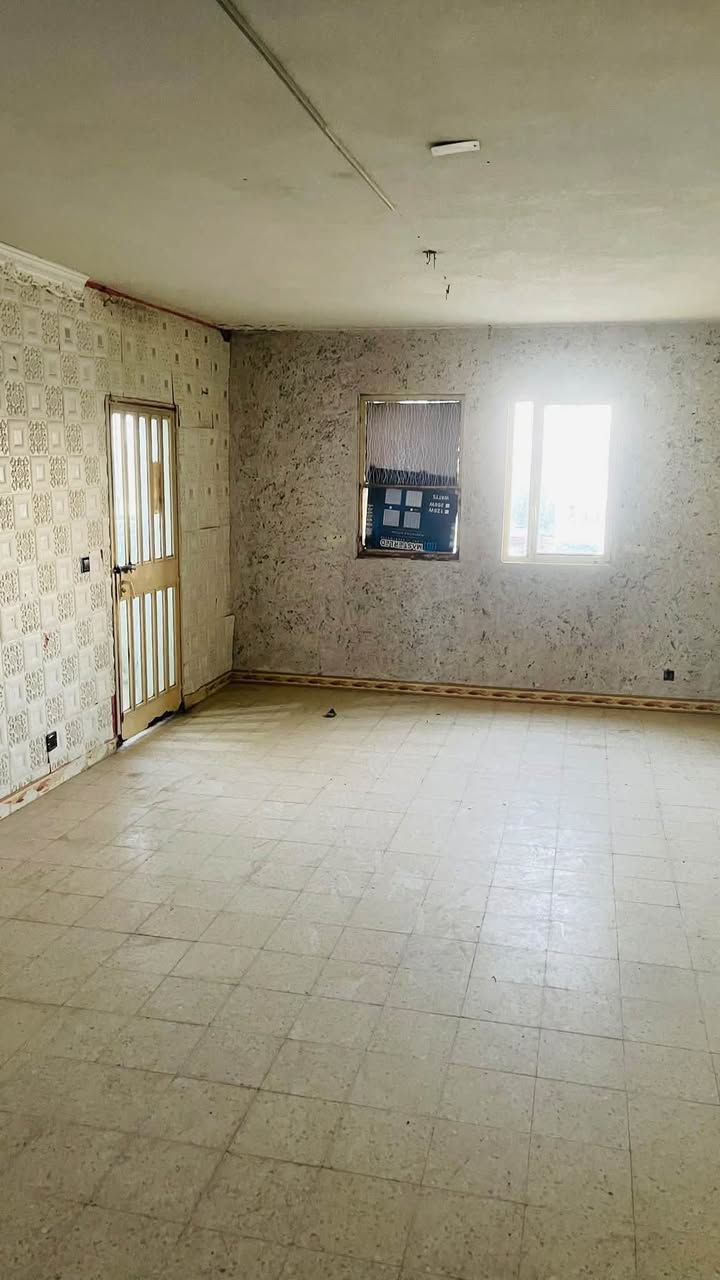 للبيع شقة في مجمع القادسية

📍 الموقع: قرب مدرسة عمر المختار +كراج المجمع

🏢 الطابق: ثالث

🛏️ عدد الغرف: ٢ غرف

🏡 شقة مناسبة للسكن والاستثمار

للمهتمين والاستفسار، يرجى التواصل على الخاص.

***********
***********
