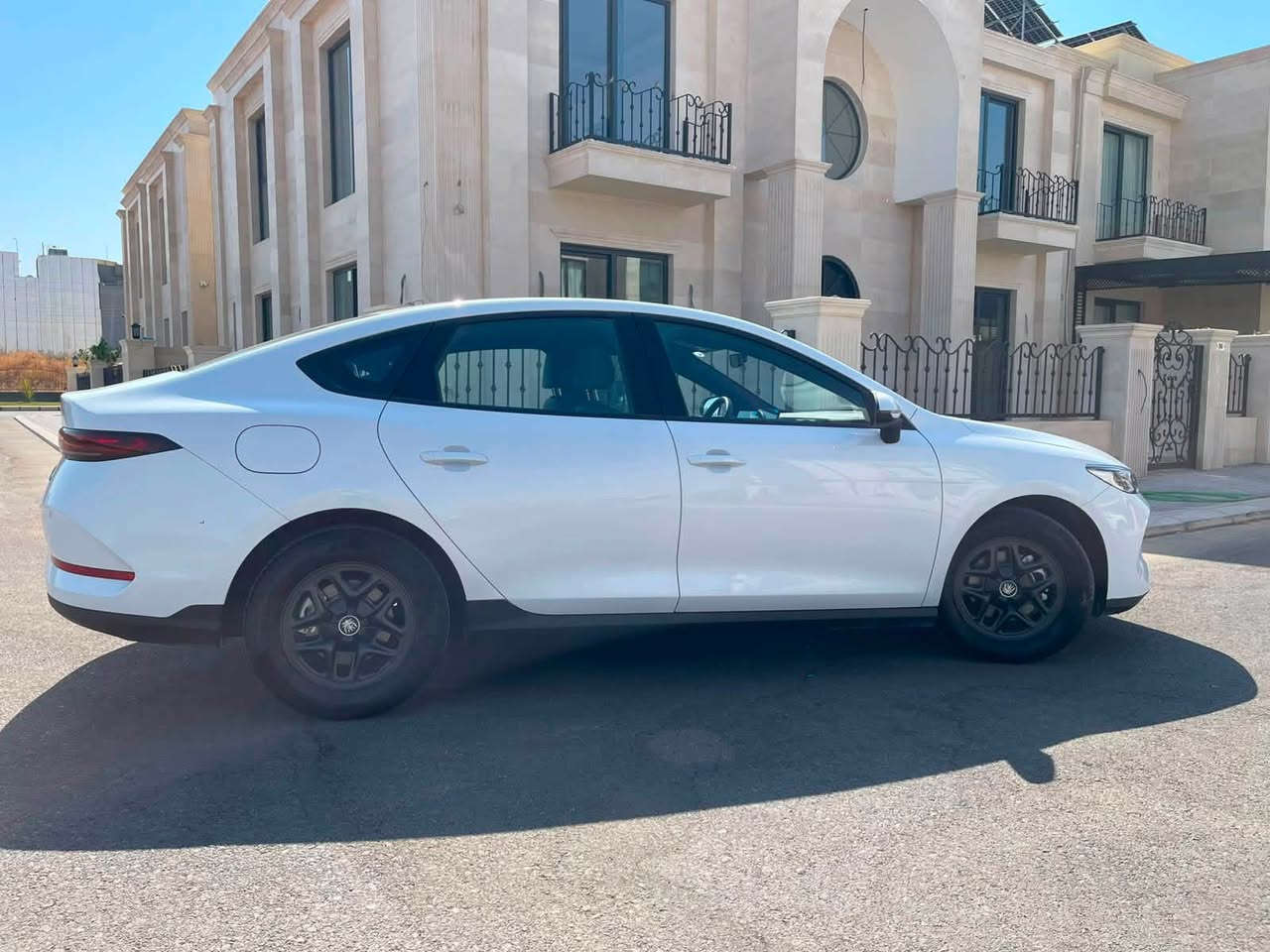🚘 BYD quin plus | بۆ فرۆشتن 2025 🚘

✔️ 8000 کیلۆمەتر ڕۆیشتووە

✔️ هیچ دەعم و پارچە بۆیاخێکی نییە

تةنها بستةك كارتى هةية لة چاملغى پيشةوة 

✔️ گاعی،، حەریق، جانتای هەوا و پەنچەری لەگەڵدایە

✔️ بە یەک تانکی، تا 2100 کیلۆمەتر دەڕوات

✔️ بەناوی خۆمەوەیە

✔️ ڕەقەمی هةولير کراوە

💰 نرخى 138 مةجاليكى زور كةم 
ناونيشان اربيل 
***********
