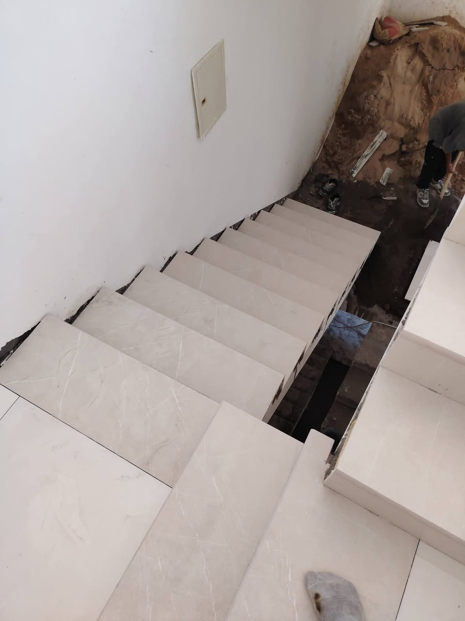 خلفه لتطبيك السيراميك الجداري والارضي  (مادة - أسمنت - لوح) شغل درجه اولى وزن ليزر متفرغ حالياً مع الالتزام ومخافة الله بالعمل والخاص مفتوح هذا رقمي بي واتساب ***********
