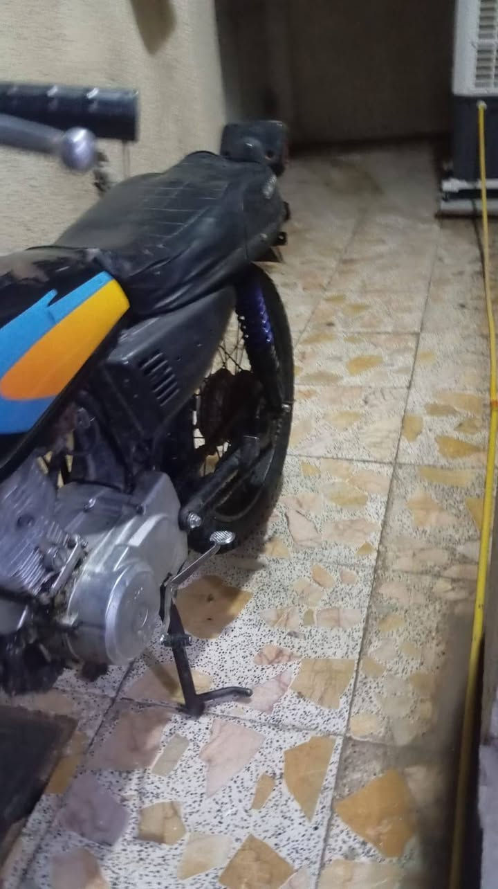 سلام عليكم دراجه ايرانيه بدون مكفوله  عشائرياً سعر ٣٠٠ وبيها مجال قليل
 للتواصل رقمي واتساب فقط *********** ما موجود خاص
