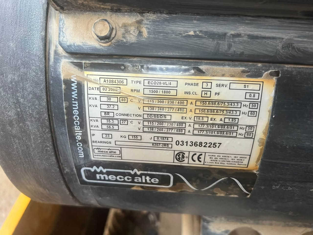 مولد للبيع
مولدة ديزل للبيع - بحالة ممتازة
 القدرة: 25 kVA (3 فاز / Phase 3)  
 ماركة المولد (Alternator): Mecc Alte إيطالي (موديل ECO28-VL/4)  
 المحرك: ديزل (تبريد هواء / Air Cooled) بدون ماء
 ساعات العمل (عداد التشغيل): 4303 ساعة عمل فقط  
 لوحة التحكم: مجهزة بعدادات قراءة (الفولتية، الأمبيرية، والهرتز) مع نظام حماية المحرك مفاتيح تحكم  
 الملحقات: كابينة صداح / كاتم صوت أصلي من شركة apm Generators (موديل AGC 25)  
 المكان: ديالى - بعقوبة
 للتواصل والاستفسار
 ***********
