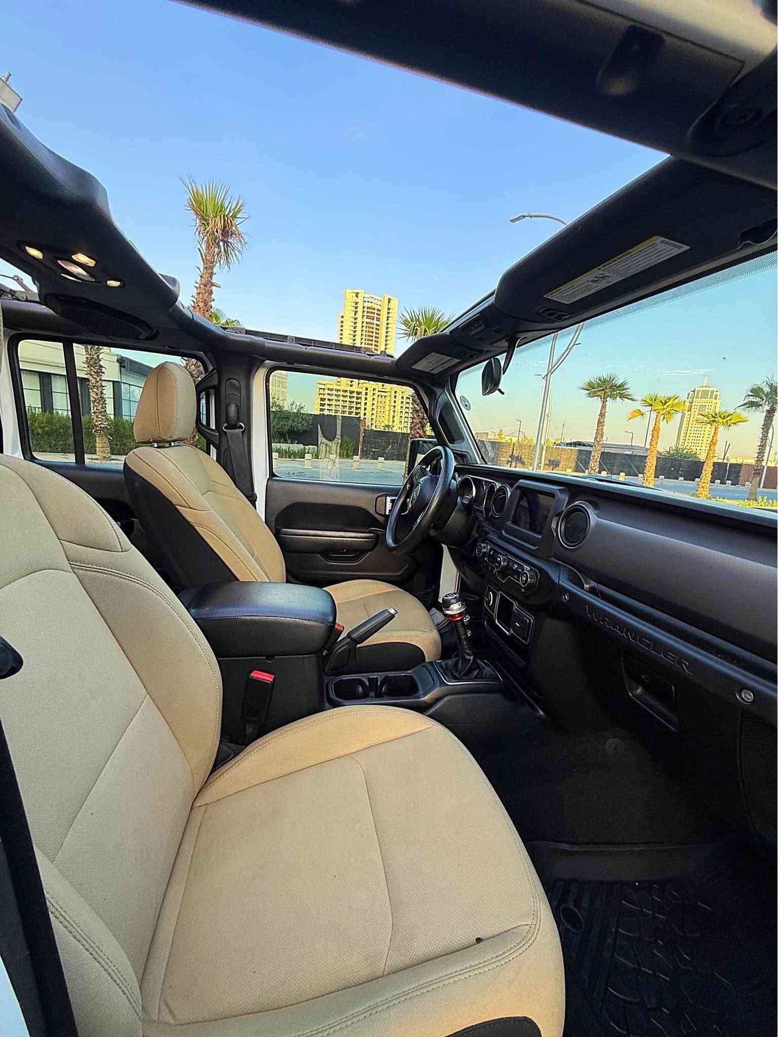 {Jeep Wrangler 2022}
🇺🇸~~~~~~~~~~~~~~215$~~~~~~~~~~~~~~🇺🇸
            ( وارد امريكى بدون صبغ و بدون تعديل )
               (سياره گير عادى 4*4 كامل تزويد )
موديل : 2022
مكينه : V6 سلند 3.6ليتر بنزين 
ماشيه : 35الف مايل حقيقى 
لون : ابيض
رقم شاصى : 1C4HJXDG9NW124191
رقم : اربيل سنوى جديد حتى 2030 تحويل مباشر 
مواصفات: فول عادى بس بصمة و كاميرا و دبل اكسل
مكينه و گير و كهربائي كل شرط 

مكان سياره / اربيل شارع ٦٠ 
رقم موبيل / ***********
                   ***********
              (سيارة جاهزه الحمدلله بدون اى نقص)
~~~~~~~~~~~~~~~~~215$~~~~~~~~~~~~~~~~ أربيل, العراق
