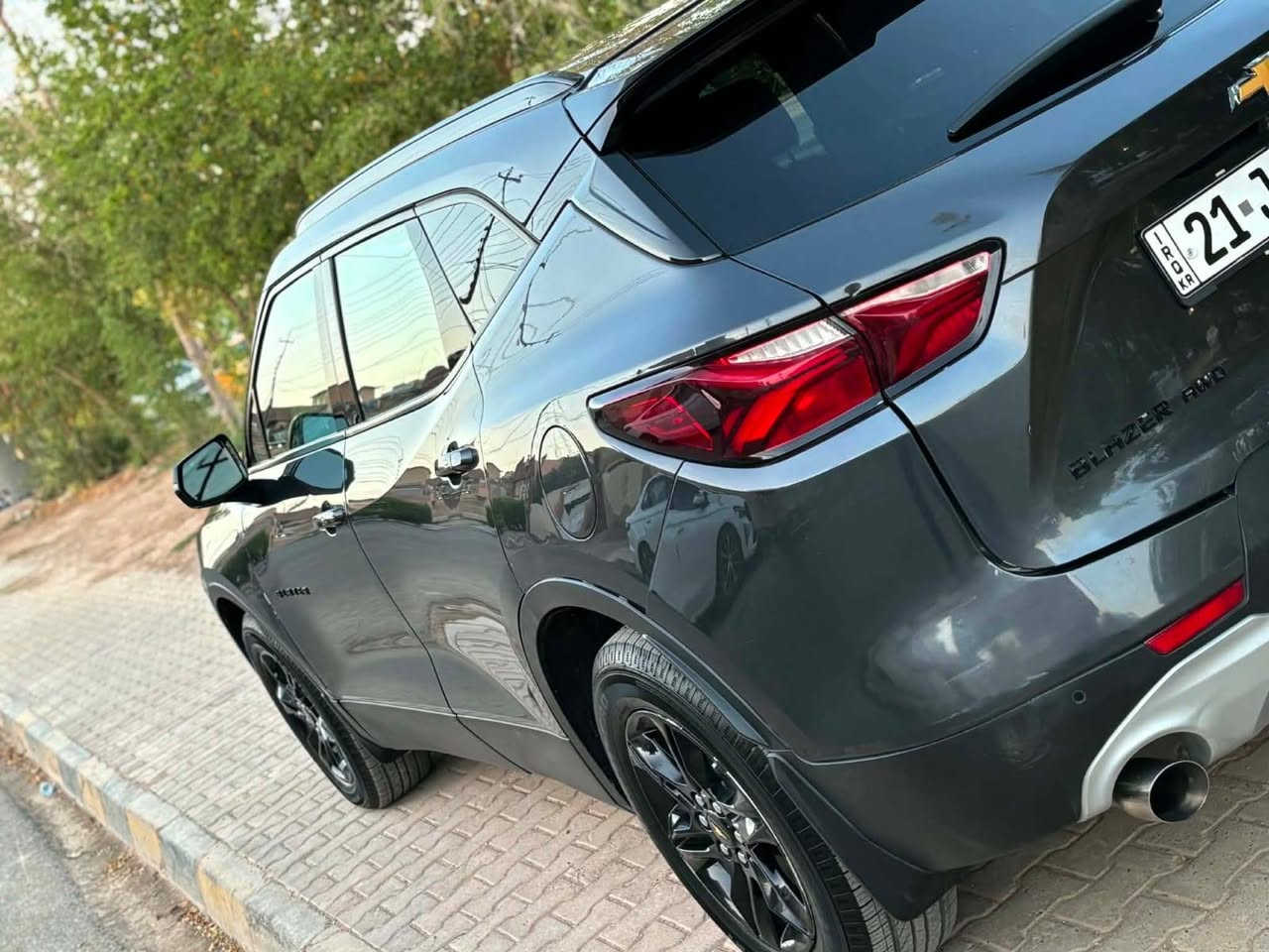 📌شوفرليت بلايزر موديل 2021 RS  بلادي ماكو هيج سعرر 155ورقه بيه مجال
🔹رقم سليمانية جديد 

📌حجم محرك : 6 سلندر 3.6
🔹عدد المسافات 190 km

📌اللون نفطي
🔹 بلادي

📌الضرر : مبدل بنيدا وجاملغ
باب بارد فقط
🔹ايرباك سليم

📌المواصفات :
............
🔹بصمة تشغيل
🔹بصمة 4 ابواب
🔹جنطة شفط كهربائي 
🔹لايت ليد + نهاري
🔹تحكم وضعيات القيادة
🔹تحكم ستيرن جهتين
🔹هاند بريك بصمة
🔹منافذ USB
🔹كشنات كهربائي
🔹تدفئة كشنات اماميه
🔹تبريد قطعتين
🔹شاشة كار بلي + أندرويد اوتو
🔹رادار امامي جانبي
🔹تحديد مسار
🔹كاميرات
🔹اوتو ستارت (Auto start)
🔹اوتو ستوب (Auto stop)
🔹مانع انزلاق+ABS
🔹تشغيل عن بعد
🔹بقية موصفات RS معروفة
4 انضمة قيادة 

📌لاستفسار ***********
📍العنوان كركوك
