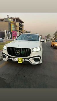 للبيع سيارة مرسيدس GLS 580 (المحرك الجبار 8 سلندر)، السيارة قمة بالنظا...