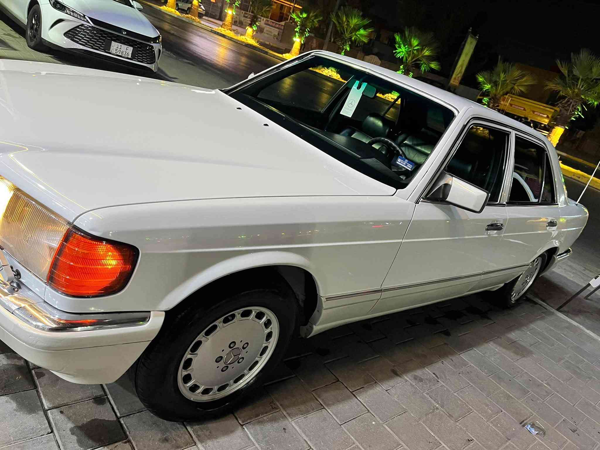 السلام عليكم من رخصة الادمن المحترم مارسدس جامبو موديل ١٩٨٦ sE300 باب قصير سيارة بيه قطع صبغ فقط جاهزة من جميع النواحي محرك كير بلاد غير مفتوح تبريد تدفئة كهربائية كله بلاد إدامة كاملة لمنظومة البنزين بالكامل للبيع الاستفسار الاتصال *********** بغداد
