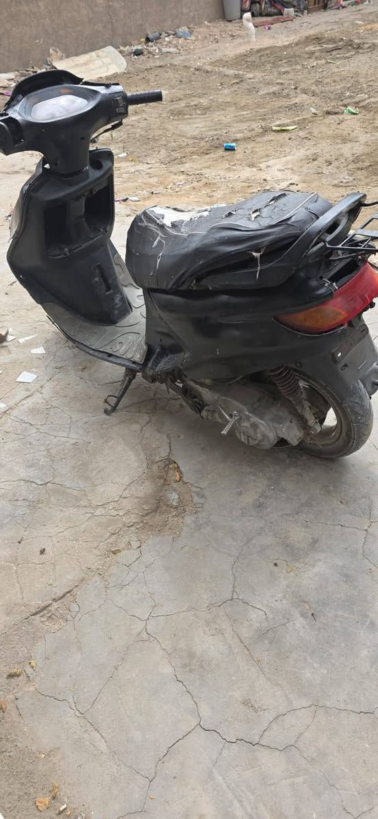 سلام عليكم شباب فراشه فحل البيع دراجه حلوه مامفتوحه  دراجه كلش حلوه وريده 200 بيه مجال قليل مكاني نجف كوفه +964 774 249 3214 وتساب وخاص
