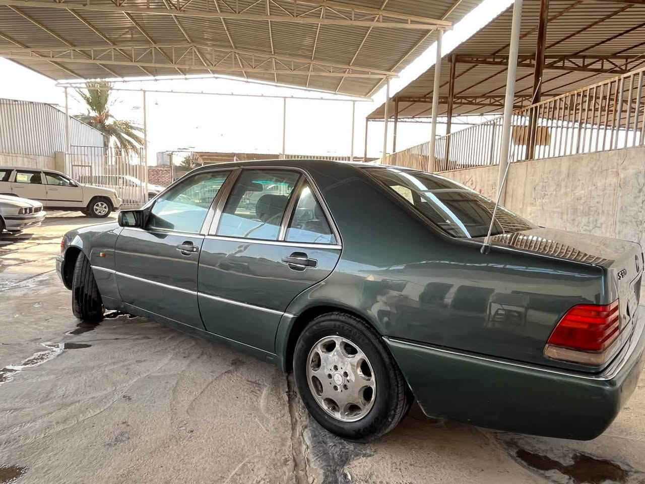 مارسدس شبح موديل 1992 320S
السعر 62 وبيها مجال 
 كير ومحرك ابلادي  
صبغ عام جماليه
فتحه سقف 
كراسي كهرباء
 كراسي جلد 
جام اوتو 
كير واتو
 تخم تاير 
 ويل كب 
صدر امامي جديد 
صدر خلفي جديد 
السياره رقم بغداد مشروع وطني 
-مكان السياره سامراء 
-الاتصال على الرقم   ***********
