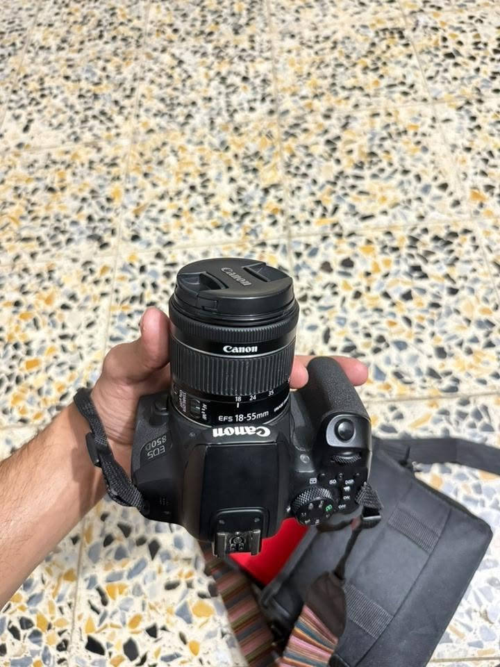 📸 للبيع Canon EOS 850D

كاميرا بحالة ممتازة جدًا، استخدام شخصي ونظيف، خالية من أي عطل أو خدش مؤثر، جاهزة للاستخدام مباشرة.

المواصفات:

* دقة 24.1 ميغابكسل.
* تصوير فيديو 4K وFull HD.
* شاشة متحركة تعمل باللمس.
* فوكس سريع وممتاز للصور والفيديو.
* مناسبة للتصوير الاحترافي وصناعة المحتوى.

الملحقات:
✔️ عدسة 18-55mm
✔️ البطارية الأصلية
✔️ الشاحن
✔️ كارد ريدر

مع حقيبة وحزام كتف

للأستفسار 
***********
