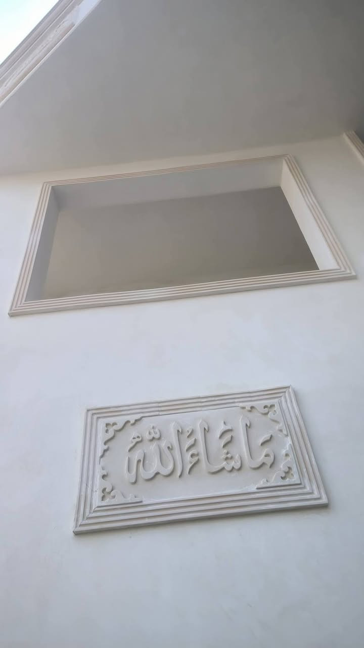سلام عليكم اخوتي نشتغل جميع مناطق بغداد كادر لباخين ابو علي الفلوجي واجهات مساطر فوم كلشي يخص لبخ نشتغله حاليآ متفرق للعمل وهذا رقمي  بي وتساب***********

