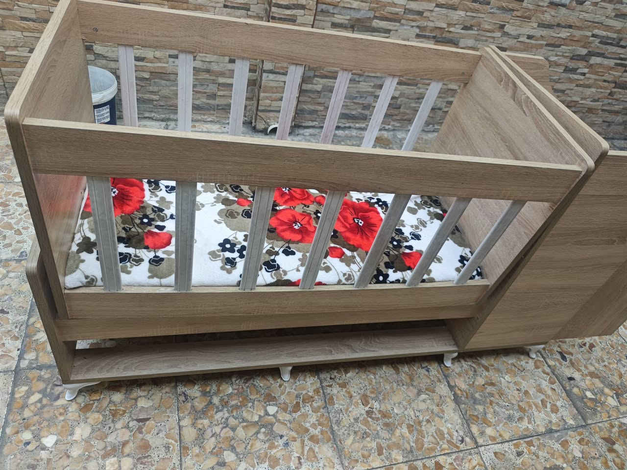 كاروك نظيف جدا سعره 100 وبي مجال .. مكاني بغداد شارع فلسطين *********** يوجد واتس اب،
