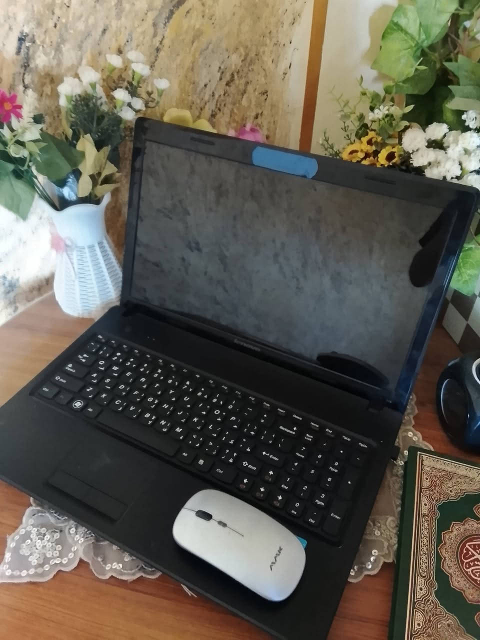 ---
*لابتوب Lenovo للبيع بسعر 175 الف*

لابتوب لينوفو نظيف وشغال 100%
مناسب للدراسة والشغل والتصفح

السعر: 175 الف دينار
المكان: القائم/العبيدي 
التواصل: ***********

---

