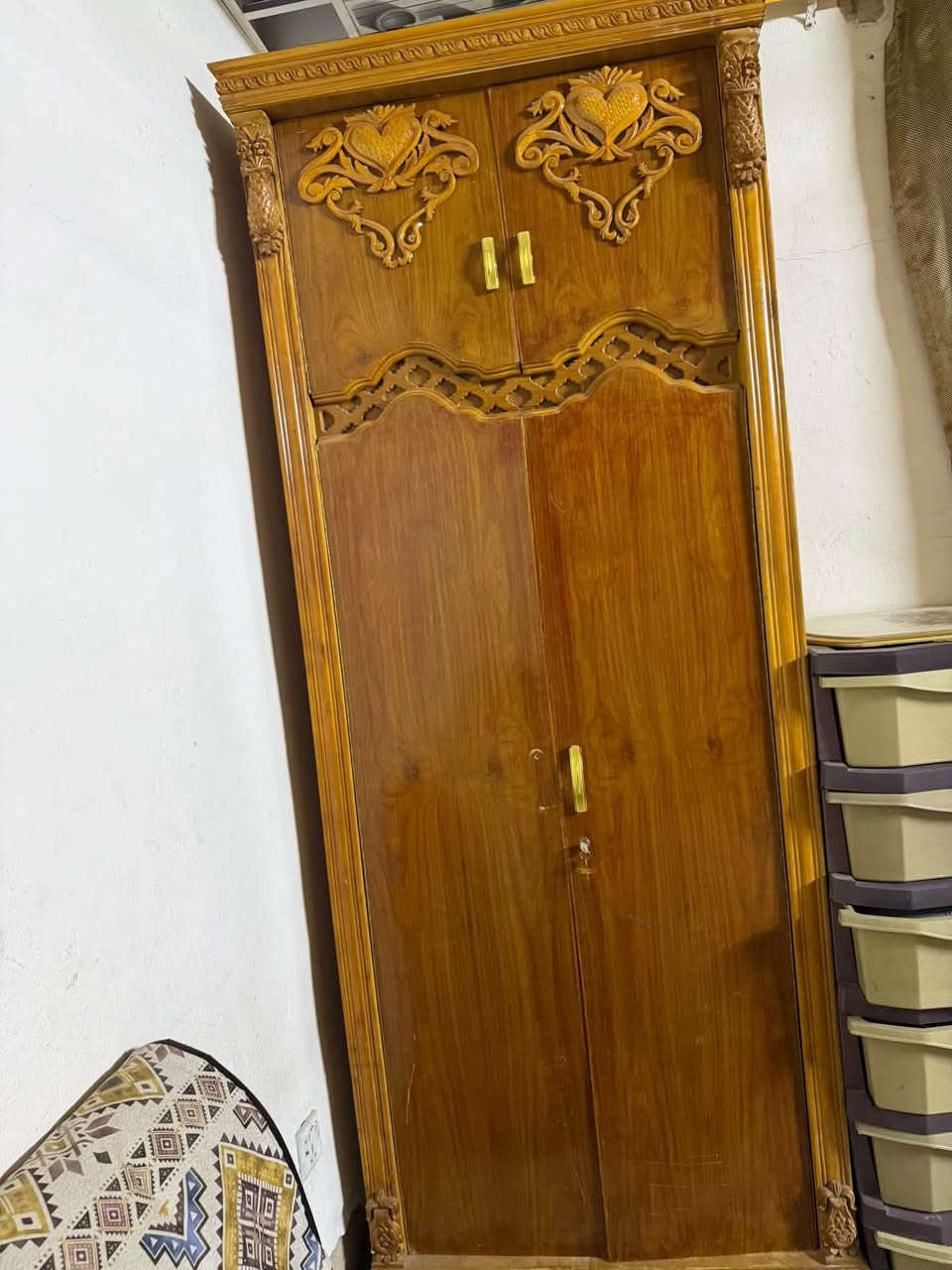 غرفه • نظيفه • للبيع