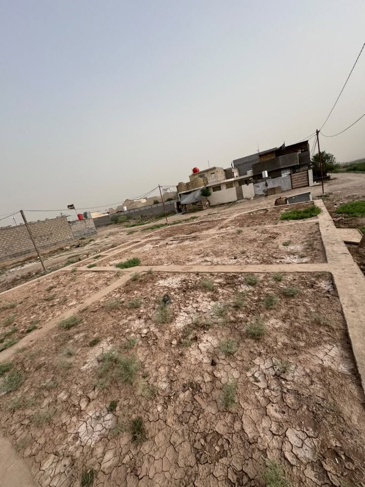 السلام عليكم قطعه ارض البيع المكان حواس شارع ام الابنين مساحتها 200 متر مربع ‭***********‬
