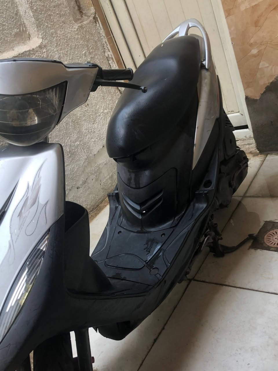 ماكس عدلة دراجة بلادية من الطول للطول كاملة على اخر حبة من كهربائيات من مكينة خير من الله ممفتوحة ابد معدل شلعة  تخبل ناشفه الدراجة من كل نواحي كاملة امانة الله بيها هذا البگ لايت بي فطر فوك شوي ممبين كلش هو ولكفر الفوكا يعني هيج وذرة صغيرة كلش دراجة قفل ستيرن قفل جنطة كلشي شغال مكاني بغداد الجديدة السعر ٧٥٠ وبيها مجال
رقمي ***********
