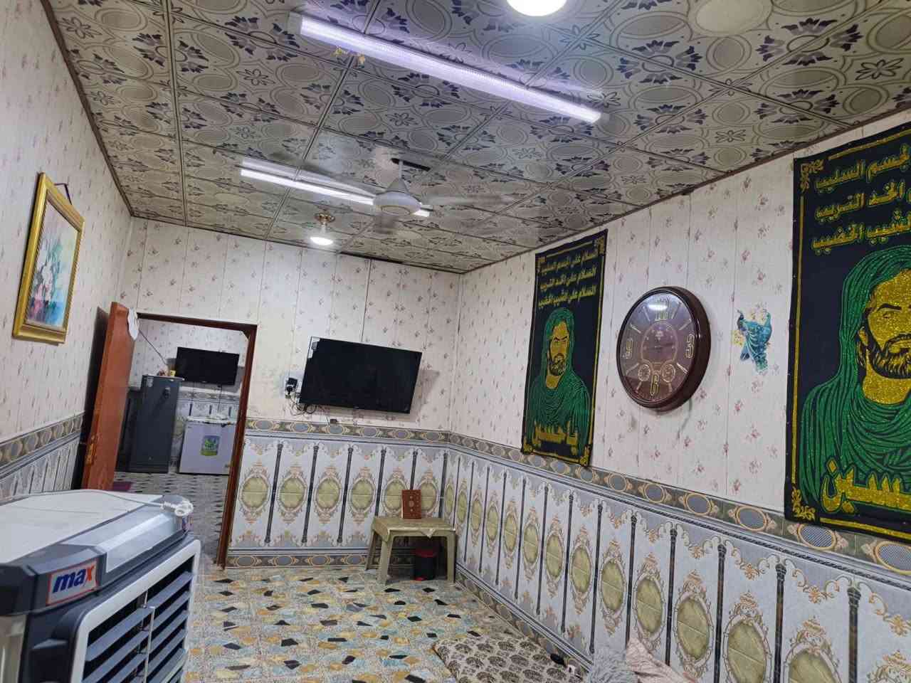 بيت 103 متر حي ميسان زراعي قرب مكتب العلم يم صيطرت الشياب  عامود ٢٢٨ يبعد عن الشارع ٢٠٠ متر مقابيل حي العسكري سعره 50 وبي مجال قليل مكلف بالنشر هذا رقم صاحب البيت اي استفسار اتصل بي وات ساب ***********

