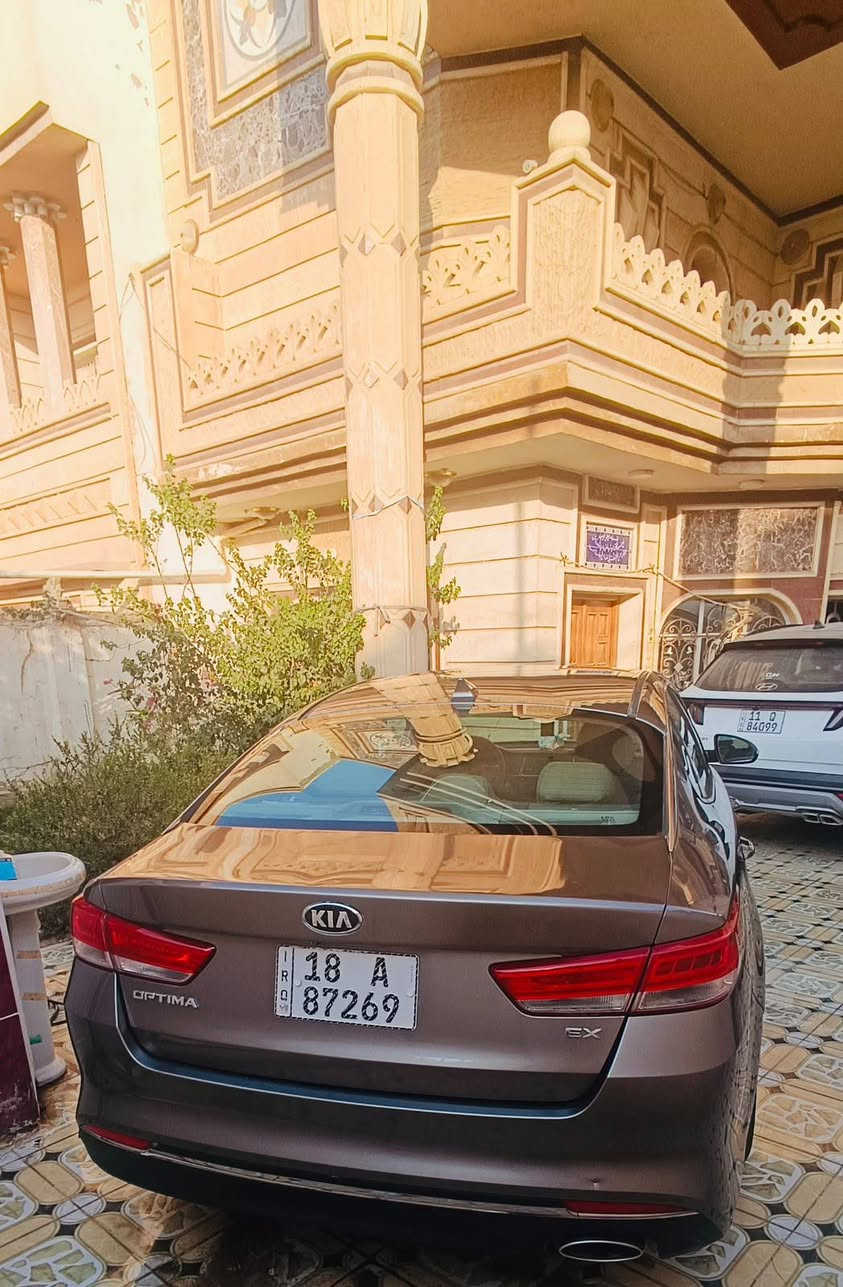 للبيع كيا اوبتيما وارد امريكي EX موديل 2016 
ماشية 93 الف ميل 
محرك 2400 بجم كبس بيها صبغ جاملغ خلفي ايسر و باب خلفي و طخة بالبنيد ما مصلحة واضحة بالصور رقم بابل باسمي الجديد سيارة نظيفة و جاهزة تبريد ممتاز جدا قطعتين ومواصفاتها مبينة بالصور مكاني حلة 
***********
السعر 102 بي مجال قليل
