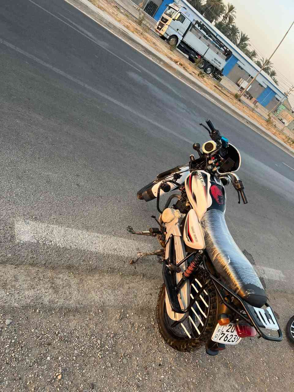 *دراجة بوكسر موديل2023 للبيع*
*المواصفات:*

- موديل:2023
- لون: أبيض
- حالة: وكالة
- رقم لوحة: مسجل باسمي

*المميزات:*

- دراجة في حالة ممتازة
- صيانة منتظمة
- رخصة سنوية و رقم لوحة باسمي

*معلومات الاتصال:*

- للاستفسار، واتساب*********** 
***********
*الموقع:* بعقوبه تقاطع الساده
-
السعر خاص
