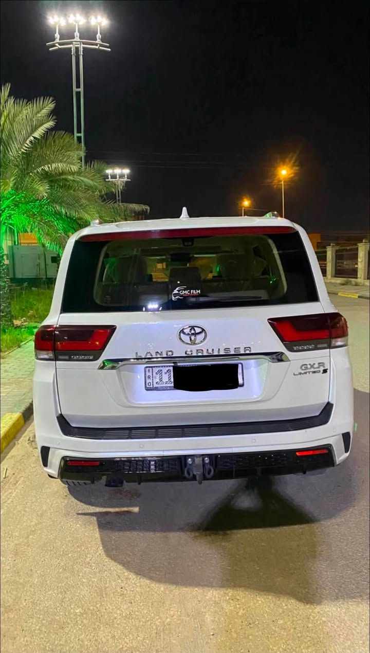 * لاندكروزر GXR لمتد 2025 ساز
رقم بغداد مميز
*   الموديل : 2025
*   الفئة: (LIMTE /GXR) (TSS)
*   اللون ابيض 
*   محرك 6 سلند (4000) تنفس طبيعي
*   رادار خلفي مانع تصادم امامي
*   لد في الشباك الامامي
*   دوسات جانبية نيكل
*   اريل نفكيتر سبايدر شمعة
*   دعاميات كت (لحاية)
*   ترايش ابواب نفخ ايرباك عدد (8)
*   بصمة تشغيل بصمات ابواب عدد (5)
*   شاشات خلفية عدد (2)
*   كامرات عدد 360) 4 درجة)
*   فتحة سقف (سلايت)
*   كراسي الامامية كهرباء
*   كراسي الامامية تبريد
*   مقاعد (7) راكب دفع رباعي (4 * 4)
*   ثلاجة وسطية جنطة كهرباء
*   تبريد شاشة شاحن واير ليس
*   حساس امامي خلفي
*   مري طي كهرباء
*   وباقي مواصفاتGXR المتد المعروفة
* الرقم:***********
* السعر:750ورقه$
* العنوان:نجف/حي الاطباء

