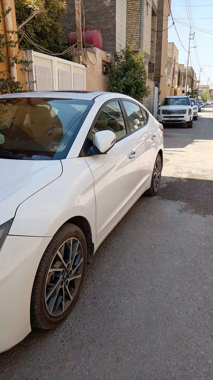 السلام عليكم
النترا خليجي موديل19 اشاير بلمرمي دواخل مطعم صاج كامره أمامية كامره خلفيه محرك,2000 دوش 3 انضمه قياده مخرج شحن ثنين تحكم ستيرن اواكس شاشه ذكيه أندرويد ليزر خلفي لضباب فتحه بنرامه كير مكينه حداديه تبريد مكفول بيها صبغ شبر أسفل جاملغ وجهه دعاميه الاماميه اليسرى لد نهاري رقم كربلاء بسمي على وضع الشركه السعر 155 وبيها مجال بسيط 
لاتصال على الرقم *********** يوجد واتساب
