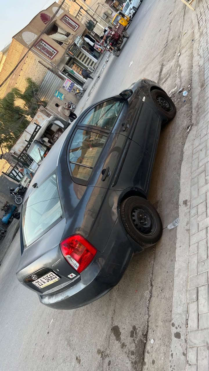 السلام عليكم 
اكسنت 2008 خليجي بيها جاملغ خلفي وباب خلفي فقط بجمها كبس سابقا مصبوغه حزام جماليه اثر جراد 
 رقم سليمانية الدولي الجديد سنويه ماساقطه تحويل ثاني يوم بسمك عدي بيها وكاله ام الصوره والباركود يعني اني ابصملك 
السعر 68 ورقه وبيها مجال بسيط حك الجيه 
المكان بغداد الشعب 
الشراي يتصل *********** بغداد, العراق
