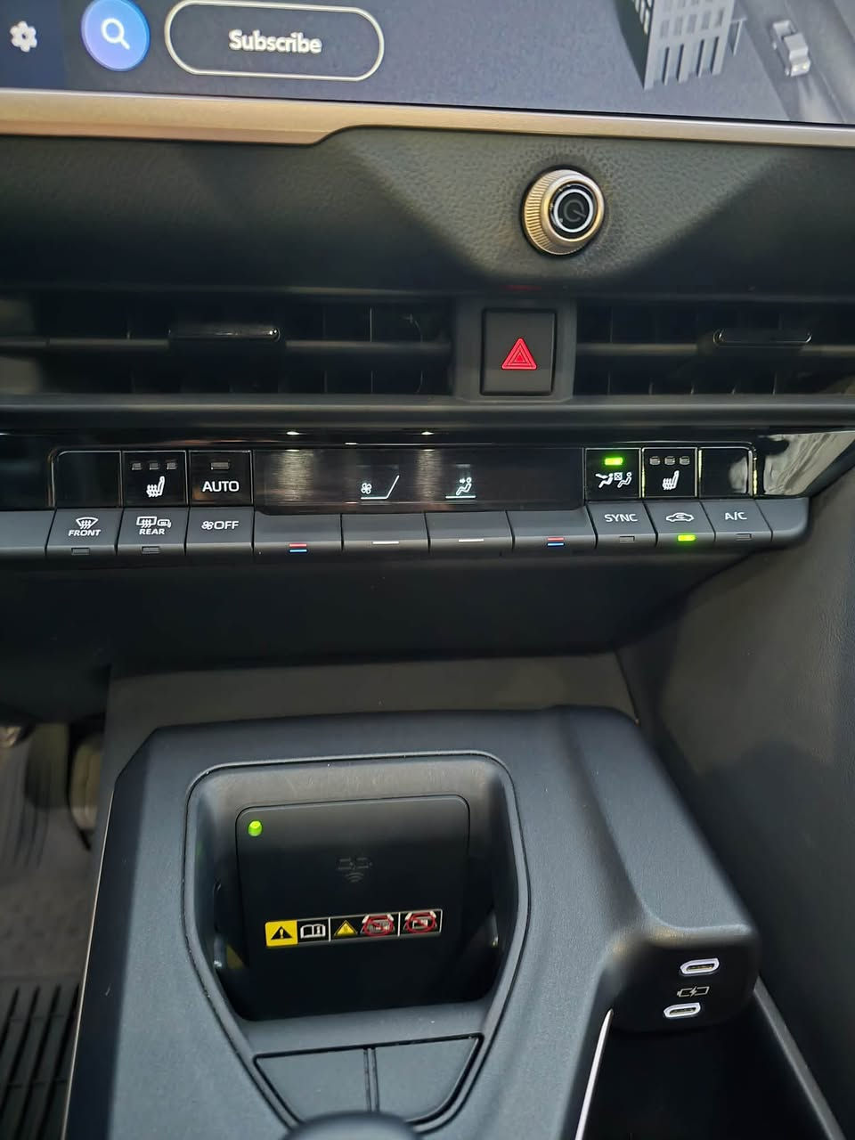 السلام عليكم ورحمه الله
🚗 تويوتا كراون XLE 2023 – وارد أمريكي 

مواصفات السياره👌الصور موجوده وياها رقم الشاصي حادث السياره فقط بنيد مبدل اصلي فافون ومصبوغ ياباني 

لون أبيض لؤلؤي – ماشي 25,000 مايل

كشنات جلد + مخمل مع تدفئة + كهرباء كاملة + سقف كنتاره اسود

قيادة ذاتية بالكامل + أوتو هولد + أوتو بريك

زنون عالي + إضاءة محيطية فخمة

قطعتين تبريد + نظام صوت 8 سماعات + شاحن وايرليس

ويل 19 إنج + مودات سبورت، سبورت بلس، إيكو، نورمال

مرايا أوتو دم + جام أمامي وخلفي أوتو + فور ويل درايف 

جام امامي خلفي جانبي UV ضد الاشعه فوق البنفسجيه

السياره مابيها اي نقص وجديده ماشيه قليل باسمي رقم بغداد

💰 السعر: 25800$ – الجادين فقط

📍 جاهزة للفحص والتسليم فورًا

“هاي السيارة للمميزين فقط، لمن يحب الفخامة والهدوء

والتسليم فورًا، السعر 25800$، تواصلوا عبر الخاص”

💡 *********** واتساب
***********

#تويوتا_كراون #سيارات_فخمة #ToyotaCrownXLE #سيارات_مستعملة #فرصة_نادرة #بغداد_سيارات
