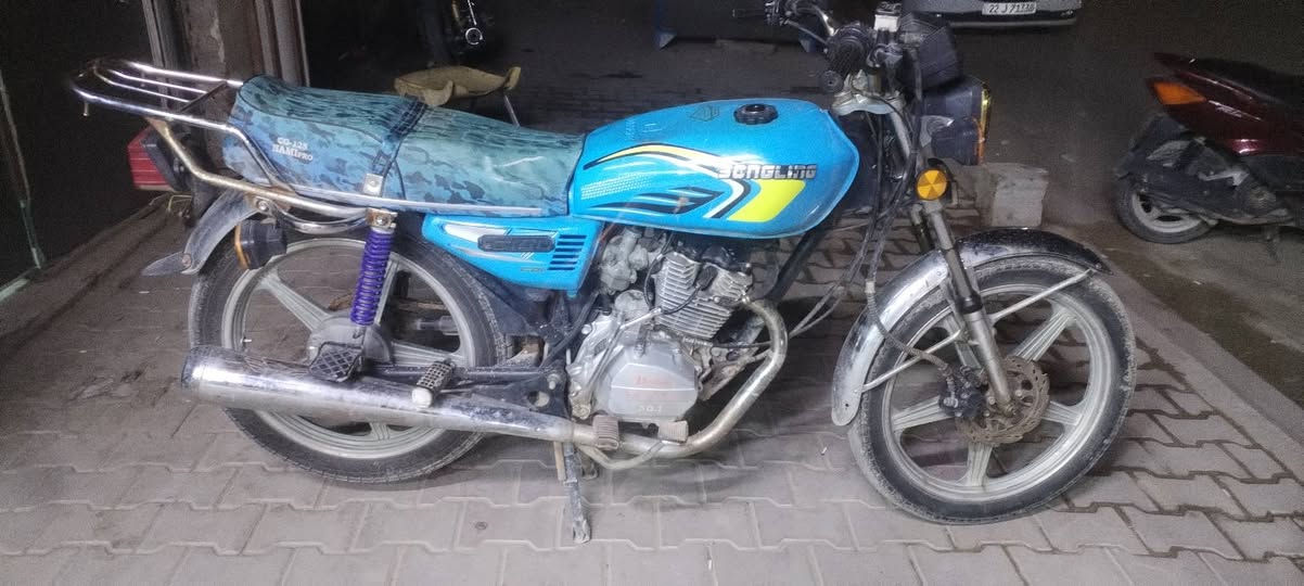 سلام عليكم 400وبيه مجال قليل نقصه صجمات مال راجز. فقط سلف تشتغل بدون بدون  ***********مكان ديالئ خالص
