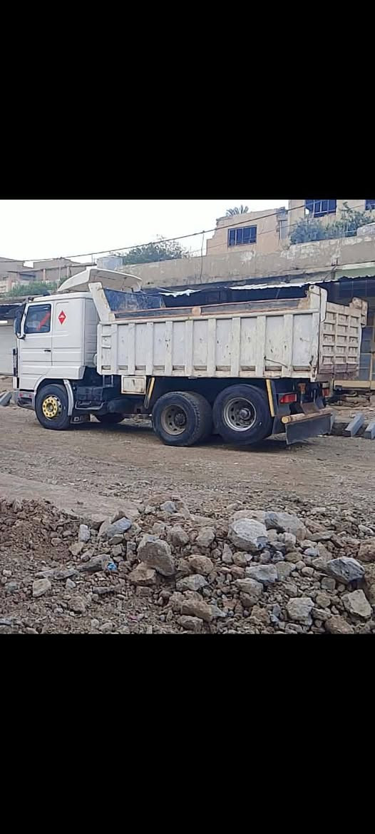 سلام عليكم سكانيا 113 موديل 95شرط الغماره بدون صبق  بم عادي كير 5/5 رقم دهوك شرط تحويل سنكل عضله  حصه كاز سنويه موصاقطه  /*********** اخوان اني مكلف بل نشر
