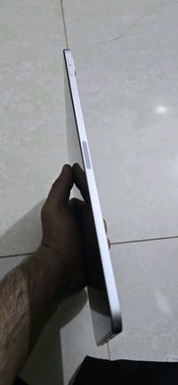 آيباد برو ١١ • ١٢٨ جيجا • فيس آيدي معطل