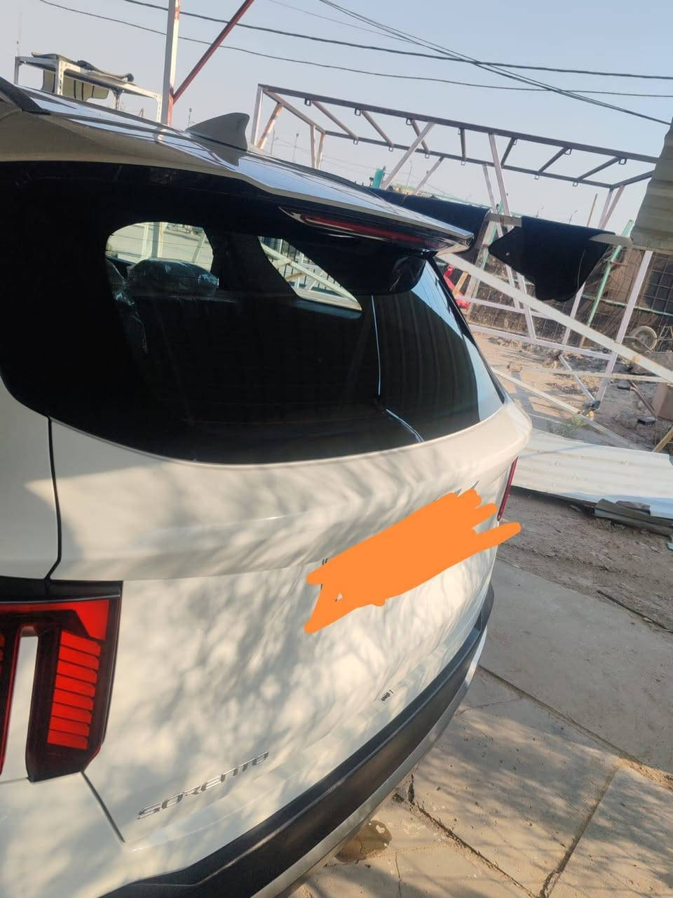 السلام عليكم سورنتو للبيع موديل 24 خليجي كفاله عامه رقمه بغداد ماشيه 47 الف السعر 285 ابيها مجال قليل رقم الهاتف ***********
