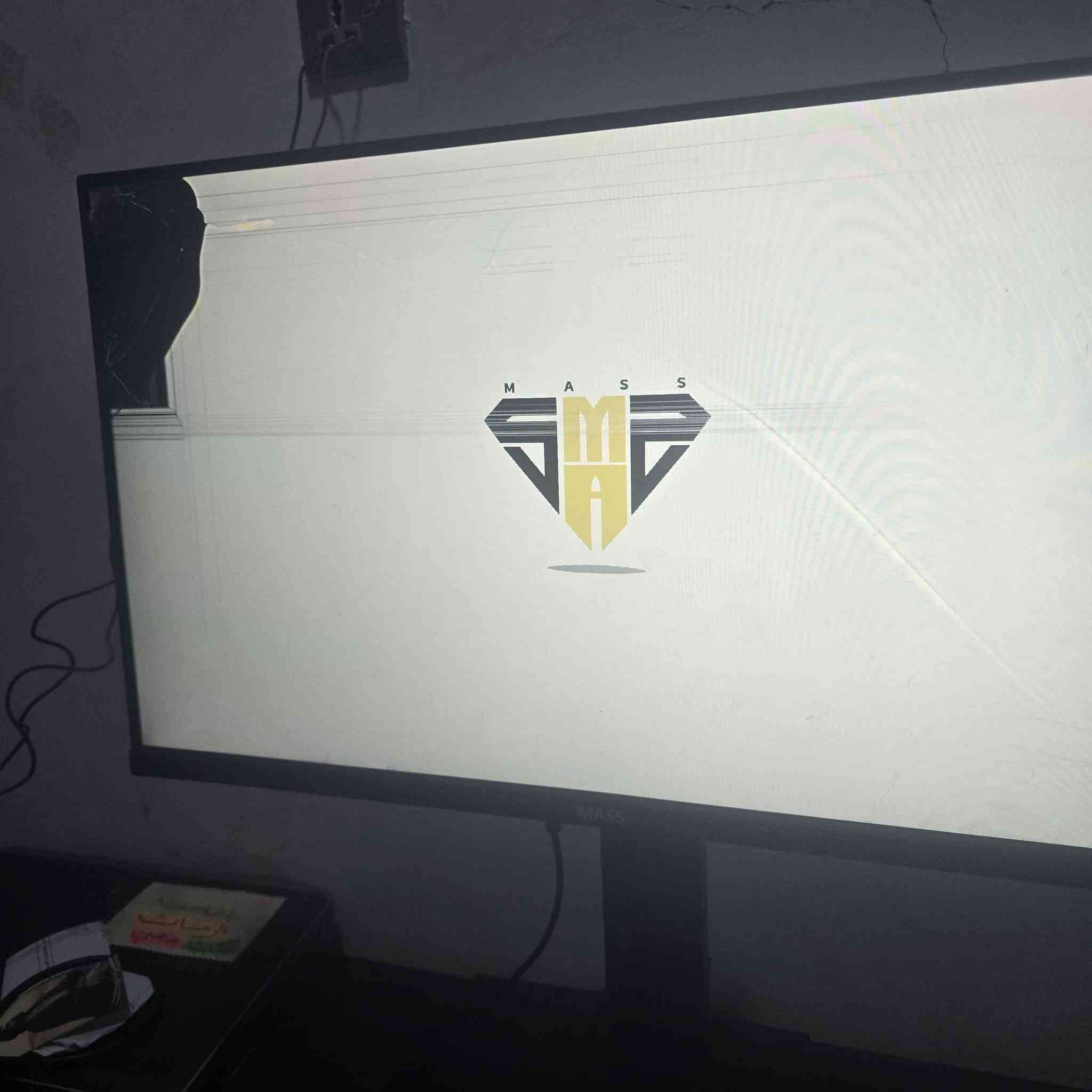 سلامه عليكم بلازمه كيمنك MASSنضيفه فقط كسر بل زاويه مثل ماموضح بل صوره ب 100و بيها مجال 
144HZ 
4kتدعم 
الشراي يراسني وات ساب ***********
