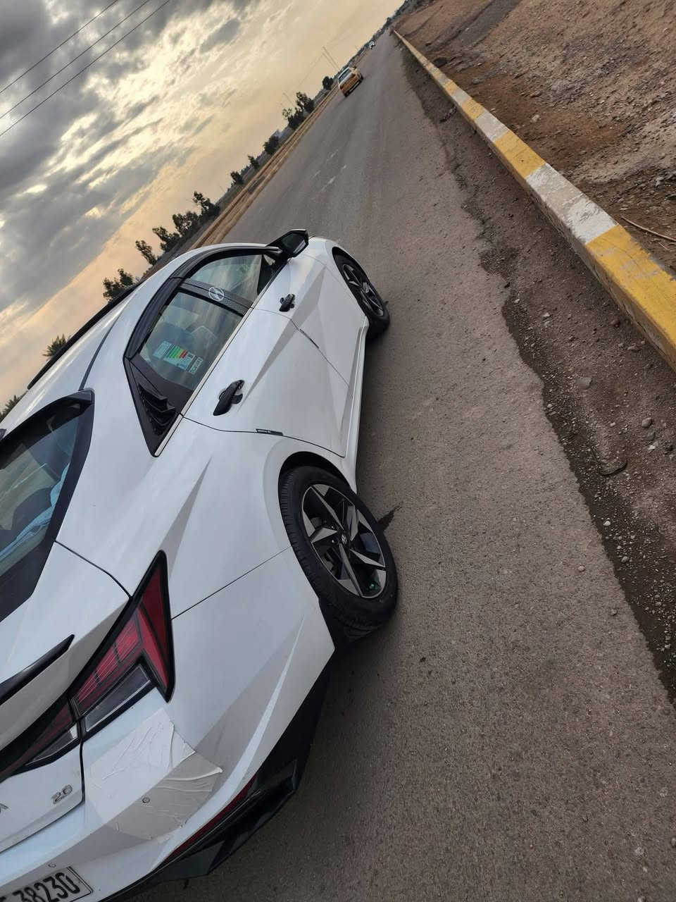 سلام عليكم النتره موديل 21 للبيع،مكفوله كفاله عامه من صبغ وتبديل محرك ٢٠٠٠ دوش تخم تاير جديد   فول مواصفات واحد على واحد بصمه فتحه شاشه شاشه حساسات أمامي وخلفي 3 انظمه قياده رقم سليمانيه بسمي تحويل ثاني يوم السعر 155وبيها مجال العنوان ديالى بلدروز الاستفسار على رقم ***********
