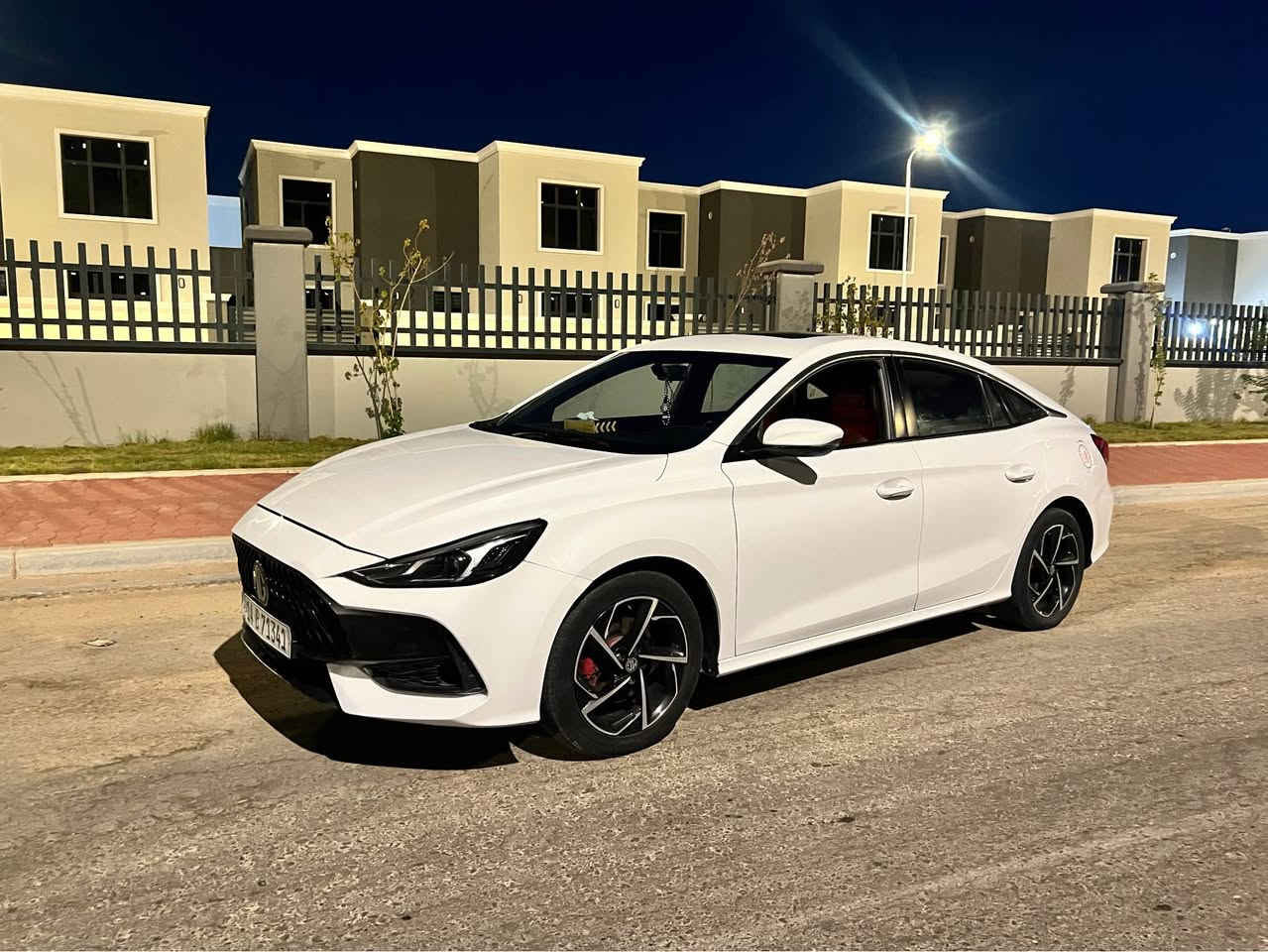 للبيع MG GT 2023 1.5 Turbo خليجي 🔥

🚘 MG GT موديل 2023
🇦🇪 وارد خليجي
⚡ محرك 1.5 Turbo
📌 فئة نص فول

المواصفات والتجهيزات:

• تحكم ستيرن متعدد الوظائف 🎛️
• Apple CarPlay
• Android Auto
• شاشة وسطية
• شاشة عدادات رقمية
• مثبت سرعة Cruise Control
• تحكم بالسرعة
• فتحة سقف كهربائية ☀️
• كاميرا خلفية
• حساسات خلفية
• دخول ذكي Keyless Entry
• تشغيل بصمة / زر تشغيل
• فرامل يد إلكترونية
• Auto Hold
• تحكم كهربائي بالنوافذ
• مرايات كهربائية
• دركسون متعدد الوظائف
• Paddle Shifters خلف الستيرن
• إضاءة LED
• جنوط ألمنيوم 17 إنچ
• تكييف
• مقاعد جلد
• USB و Bluetooth
• نظام ABS وثبات إلكتروني
• مانع انزلاق Traction Control
• مراقبة ضغط الإطارات

📍 الممشى: 112,000 كم قابل للزيادة

🔧 المكينة + الكير + الشاصي:
كفالة على وضع الشركة

📱 التواصل واتساب:
***********

السيارة مناسبة للاستخدام اليومي، اقتصادية وعملية وبمحرك تيربو وأداء ممتاز.

⚠️ الفحص مرحب به بأي مكان يختاره المشتري. البصرة, العراق

