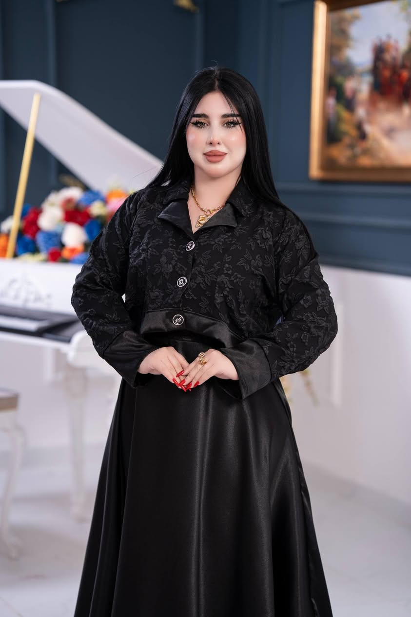 للحجز ***********
طقم قطعتين

تنورة + سترة خامة ستارة مع ستن لامع  شرط الفحص 

   L. XL. 2XL.

الدرزن 210 الف توصيل 5
