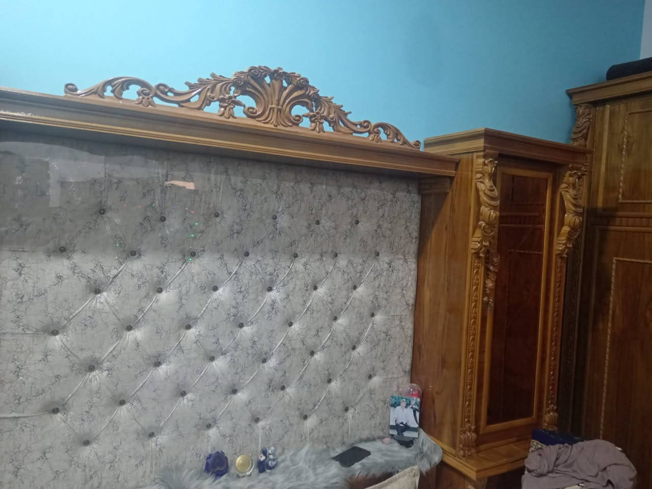 غرفه نوم ام سته بيبان طابقين تسكام صار شهرين من اشتروها  مكانها حي المعلمين الجديد  للاستفسار *********** السعر مليونين قفل
