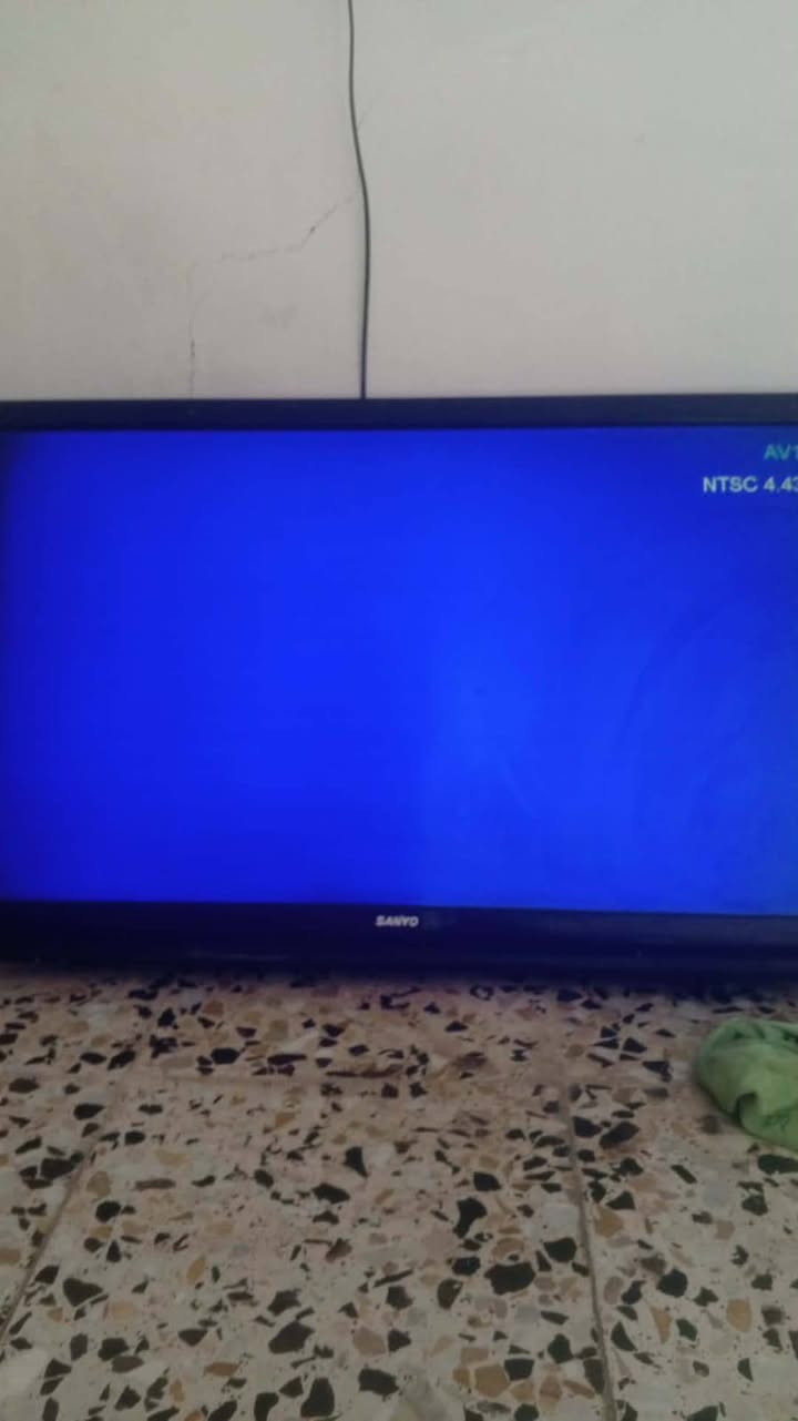 تنور حجم كبير مستعمل قليل نضيف كلش سعر 60
بلازمه حجم 43 بدون نت مادخله تصليح ابدا بس لصوت واكف تشتغل بس صوره سعره 80
