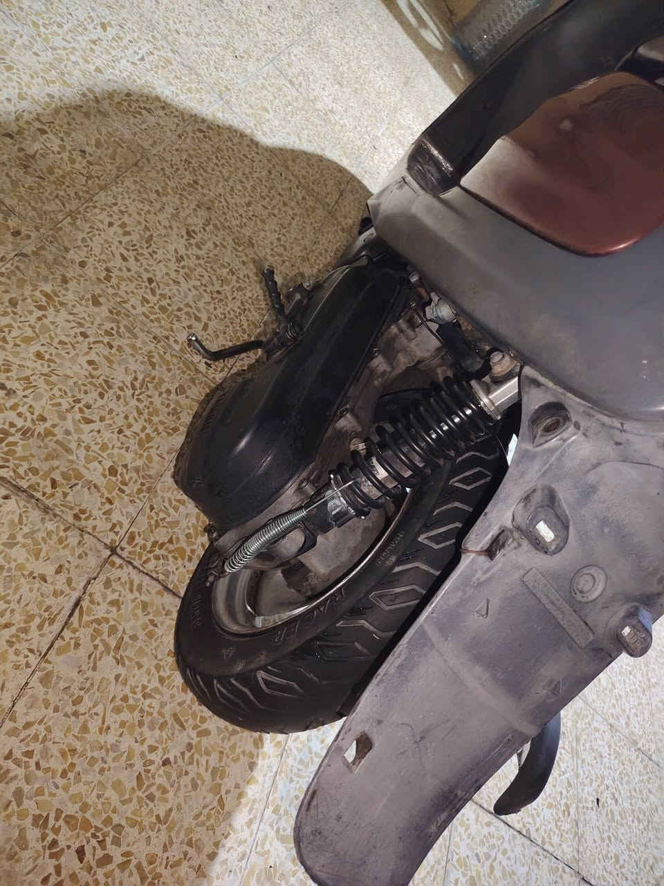 للبيع مطور بزون نفخ  نضيف كدام العين مكينه شرط ما مفتوحه بس قبق هندر فتحته بدلت قايش وكلج والوره وشرط اصليات سلف شغال نركه سفله ما بيه صوط لا جزه ولا ونه ولا شي السعر 550 وبيه مجال حك جيتك رقم الهاتف *********** العنوان موصل جانب الايسر قدسيه الثانيه 👍❤
