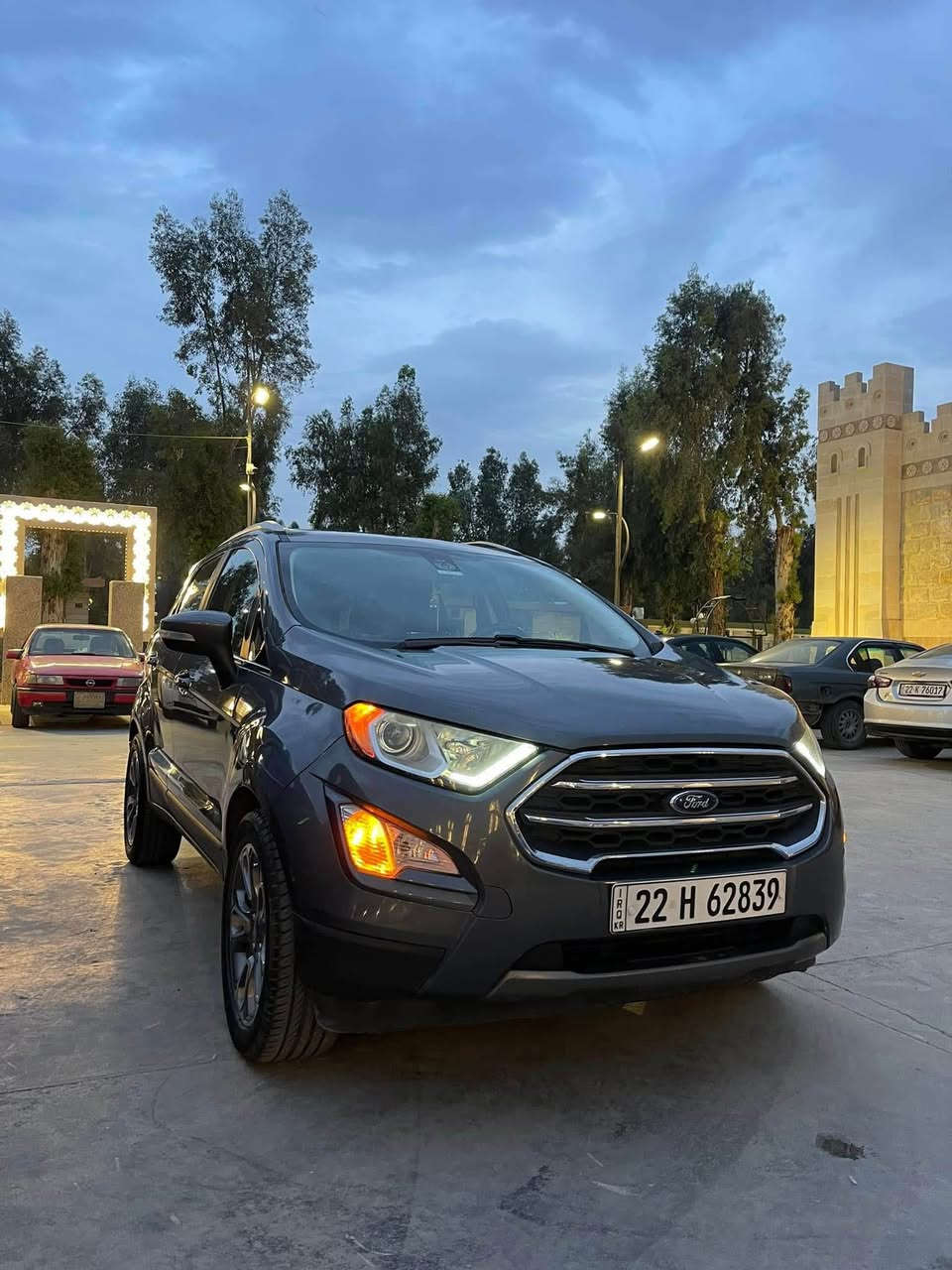 السلام عليكم 
FORD ECO SPORT 2019 فول مواصفات أعلى فئة TITANIUM 
للبيع او مراوس حسب القناعة 
المواصفات :- 
 1- فتحة سقف 
 2- لايتات ليد 
 3- كشنات جلد 
 4- تدفئة كشنات 
 5- تدفئة استيرين 
 6- رادار جانبي 
 7- كامره خلفية 
 8- شاشة كبيرة ( CAR PLAY ) 
 9- بصمة ودخول ذكي 
 10- تحكم ستيرين جهتين 
صور الحادث مرفقة ماشية 125.000 
السعر 90 $ 
للأتصال 
 *********** بغداد, العراق
