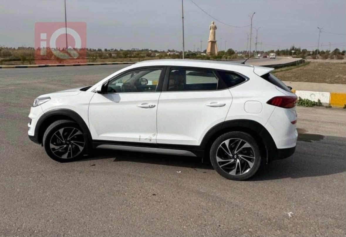 للبيع توسان موديل 2019 جيكي 
مكفوله السياره مال جناي مرتبه 
  
المواصفات
اناره امامي زنون خمس عدسات
اناره خلفي لد
لد نهاري
كامره امامي خلفي
حساس خلفي
تشغيل بصمه
دخول بصمه
شاشه ايباد
كراسي كهربائيه
تبريد خلفي
تحكم سترين
سايد بريك يدوي

ماشيه 104,000km

السعر 185$
⚠️السياره بيها طخه كلشش
بسيطه بالباب الخلفي وما
لعبت بيها كلت حرامات تصلح كما موضح بالصور⚠️
مكان السياره بابل محاويل
للأستفسار اكثر 

***********
