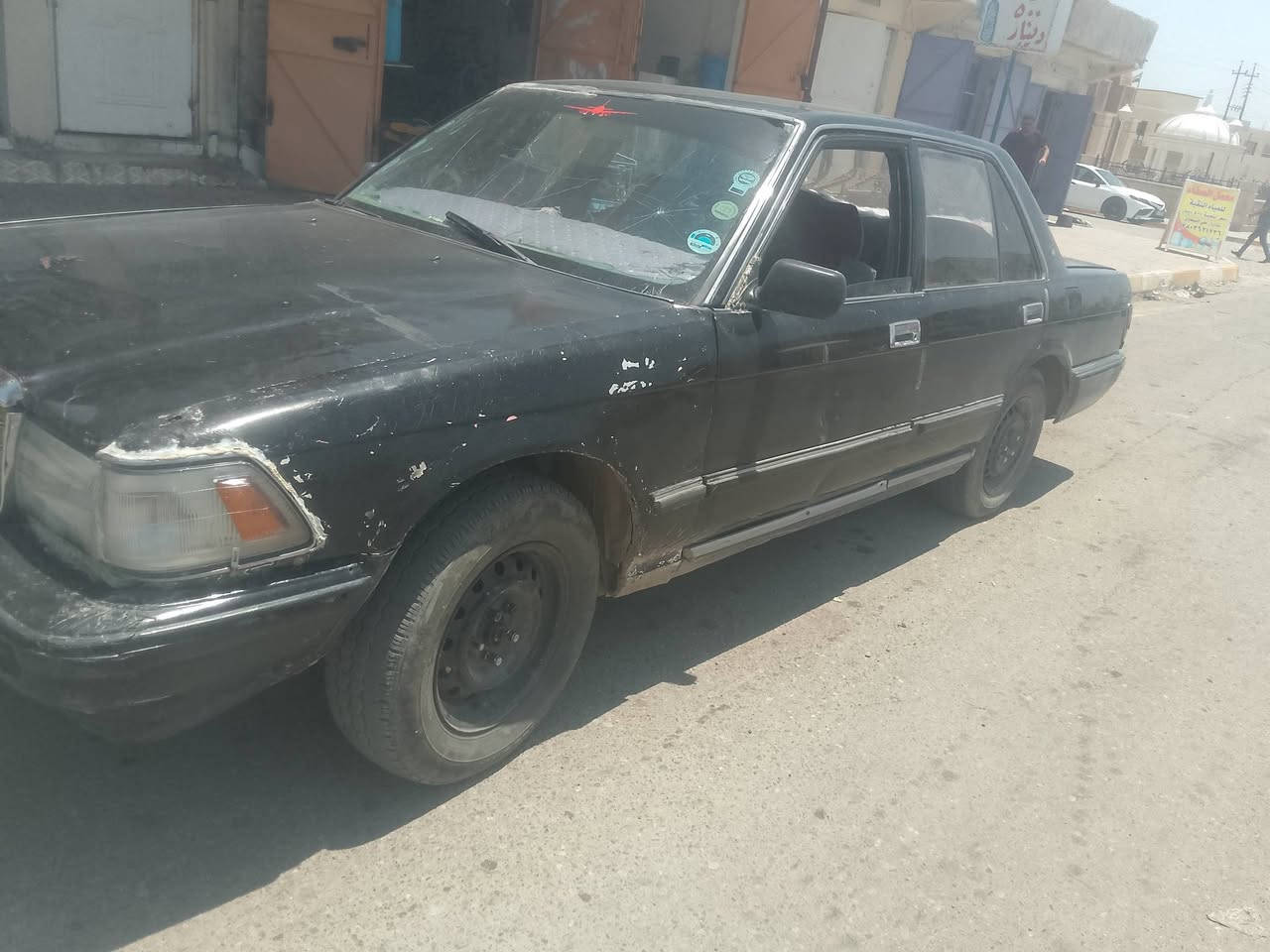 السلام عليكم من رخصت لادمن سيدان موديل92سياره محرك كير شرط لباقي شوف لعين ساره دوات سعر 17وبيها مجال ***********
