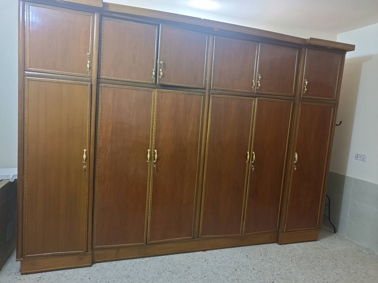 اغراض للبيع جديدات كلش العنوان حي الجهاد ***********
