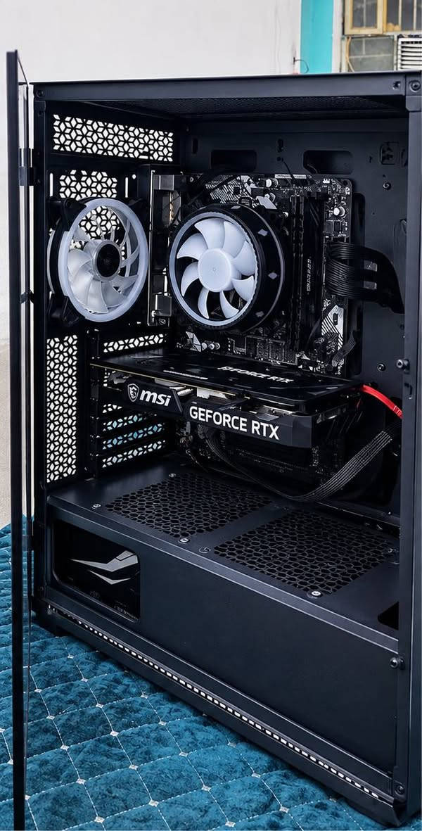 Pc للبيع
كيس اضائه RGB على صوت 

كارت شاشه: RTX 3060ti. 

معالج: ryzen5 5500

باورسبلا 750 اضائه 

RAM 16 gb ddr4 3200 
الهارد  ssd 4T

M.B :450m
حاسبه نضيف جدا
 مكاني بغداد شعب 
رقم ***********
