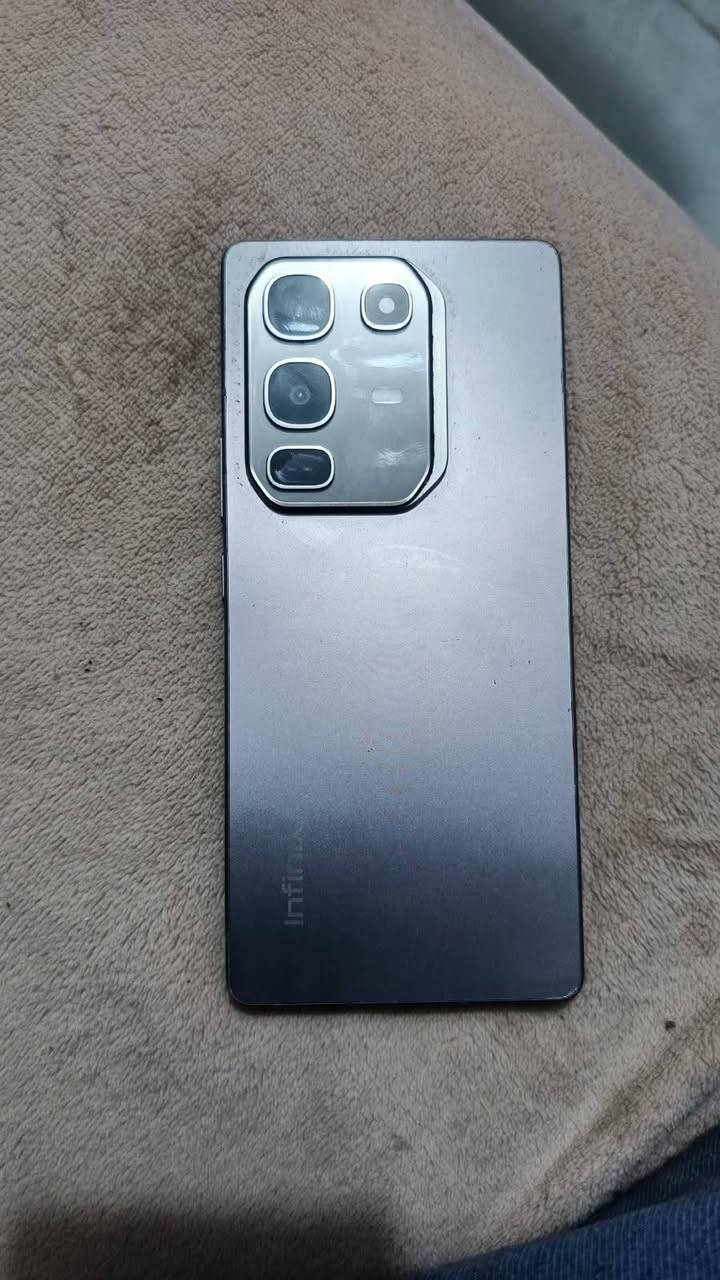 سلام عليكم جهاز Infinix NOTE 50 Proالبيع جهاز نضيف ذاكره ٢٥٦جهاز لمس يخبل سعر ٢٧٥وبي مجال أو مراوس بايفون ملاحظة لجهاز بكان شريحة ما يشتغل بس كامل ملحقات شاحنه عل ضهر هدفون كارتونه رقمي ***********واتساب فقط
