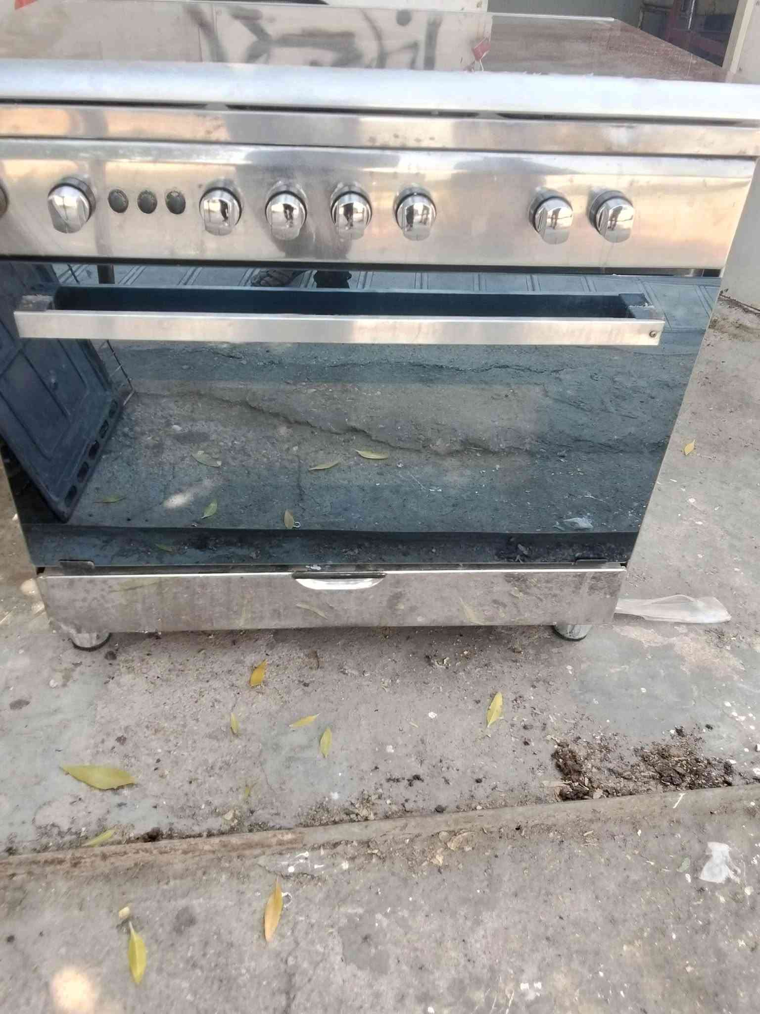 طباخ فريش مصري شغال كله عيون وفرن فوك وجوه وشرط الضمان بسعر 150 وبيه مجال بسيط اليريده يراسلني اويتصل ويدلل مكاني الاحرار خلف المستشفى مقابل مطعم البلام اتصل اوراسل وبالخدمه ***********
